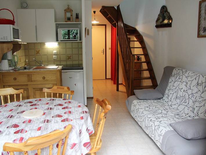 Ganze Wohnung, Ruhiges Duplex mit 3 Zimmern, Balkon und Parkplatz - Nah am Skilift, 2 km vom Zentrum La Clusaz in La Clusaz, Annecy und Umgebung