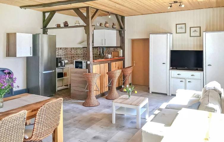 Ganze Ferienwohnung, Rückzugsort am See mit Parkplatz, Kabel-TV und Internet in Roggentin (Mirow), Mirow