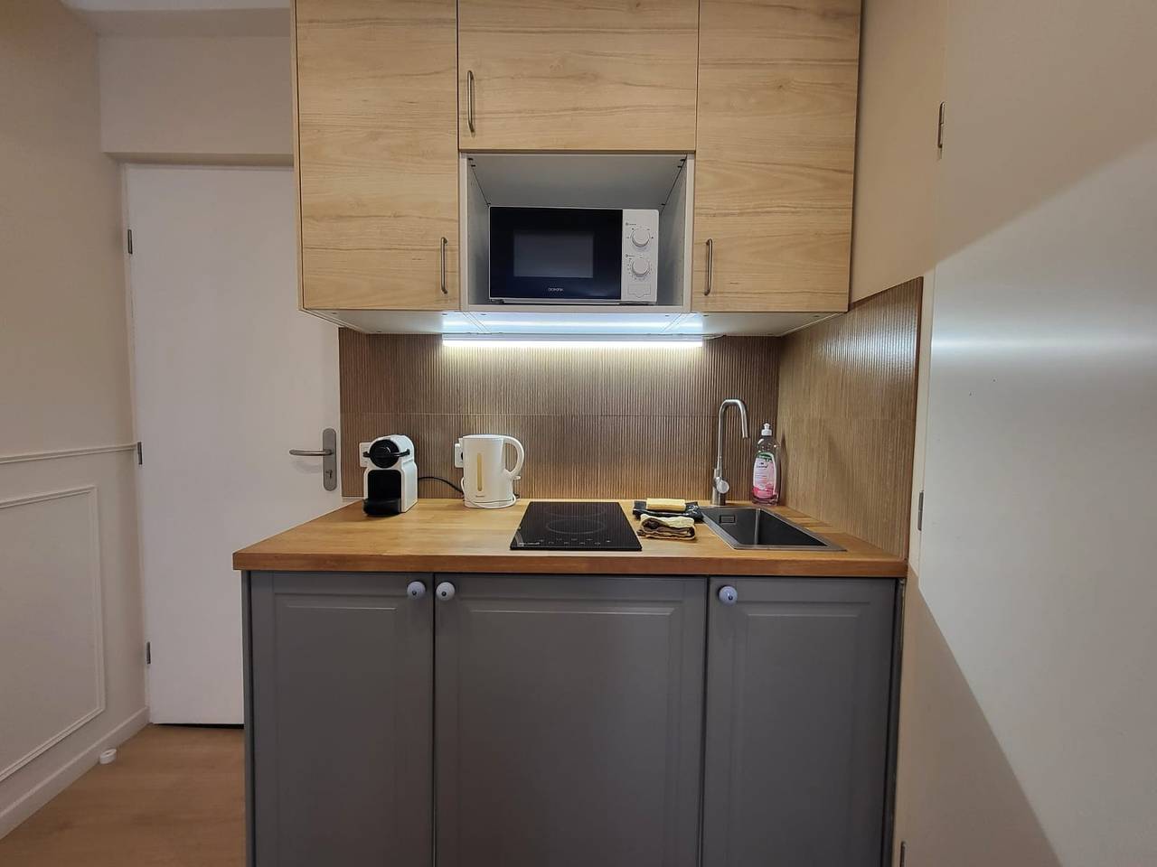 Appartement entier, L'Hacienda 2G - Studio dans Vieil Antibes in Antibes, Région de Cannes