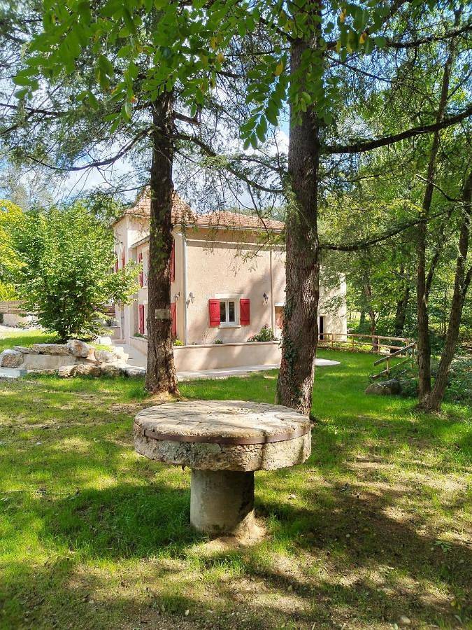 Four-Bedroom House in Saint-Céré, Lot