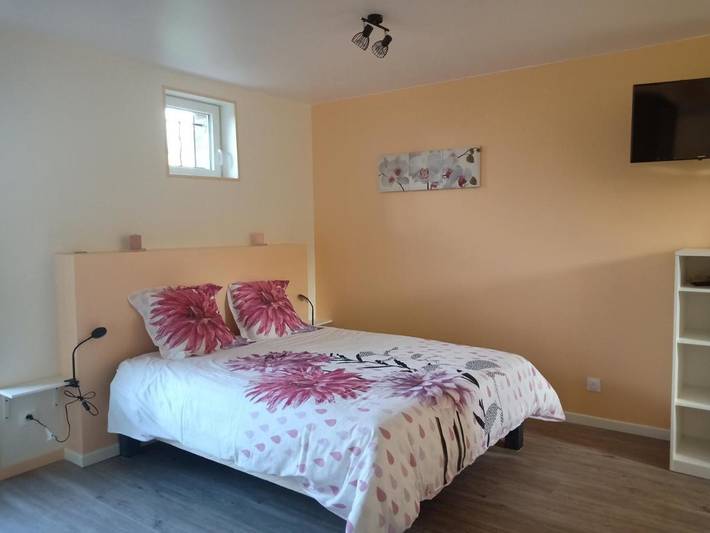 Chambre d’hôte pour 4 personnes, avec Terrasse ainsi que Jardin et Piscine