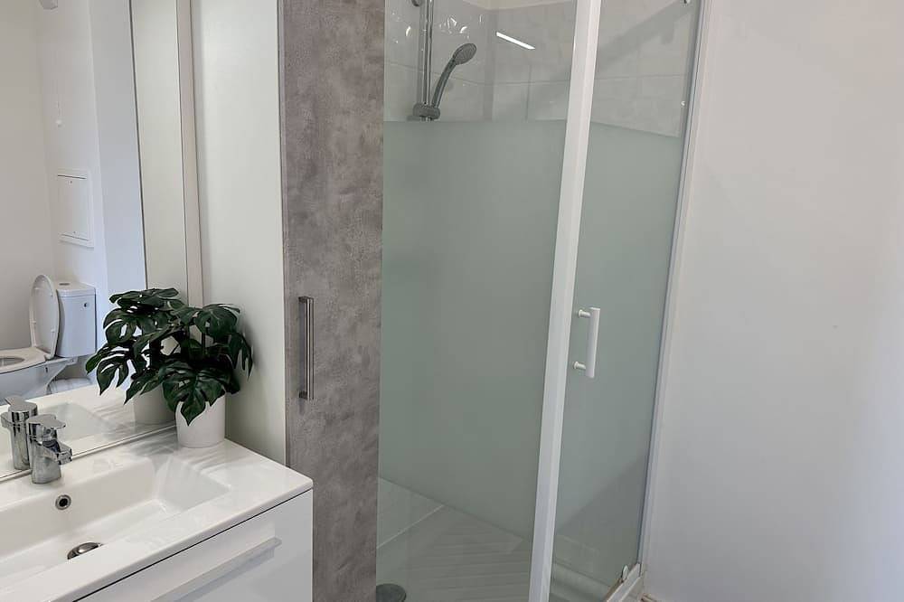 Appartement entier, Cozy Modern 1Br w/ Balcony - 30 mins from Paris! in Sannois, Val-d'Oise