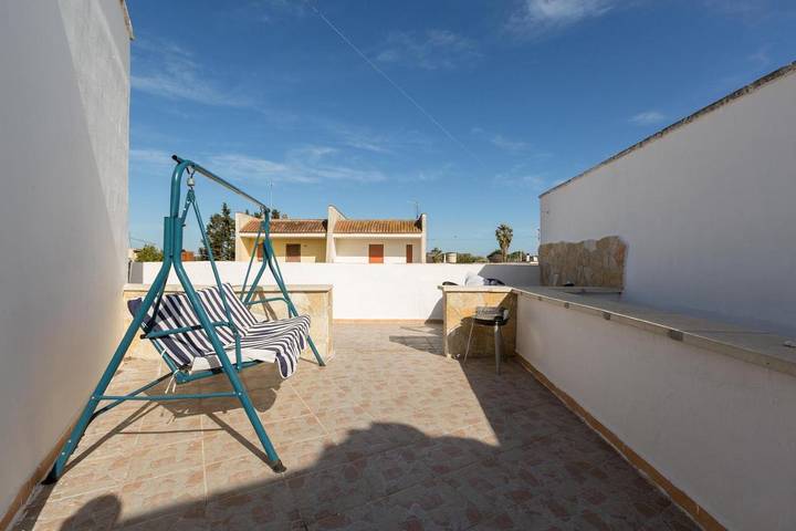 Gîte pour 4 personnes, avec terrasse et vue, animaux acceptés à Torre Chianca - 2