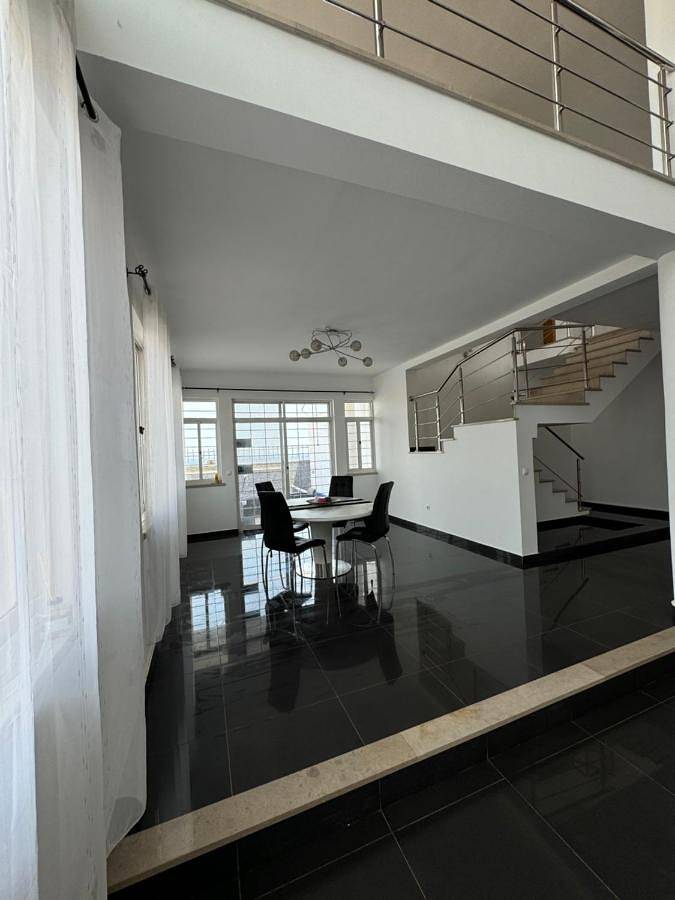 Location de vacances pour 10 personnes, avec jardin ainsi que vue et piscine dans Praia - 4