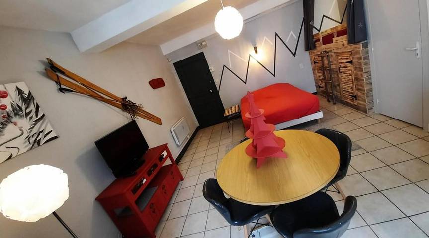 Gîte pour 3 personnes, avec vue dans Bains Du Couloubret - 4