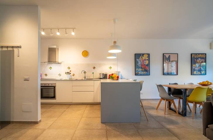Villa pour 6 personnes, avec balcon/terrasse et terrasse ainsi que vue et piscine à Taormina
