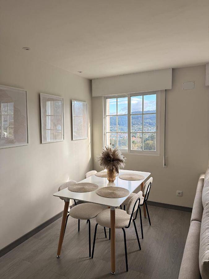 Location de vacances pour 5 personnes, avec jardin et vue, animaux acceptés à Marín - 3