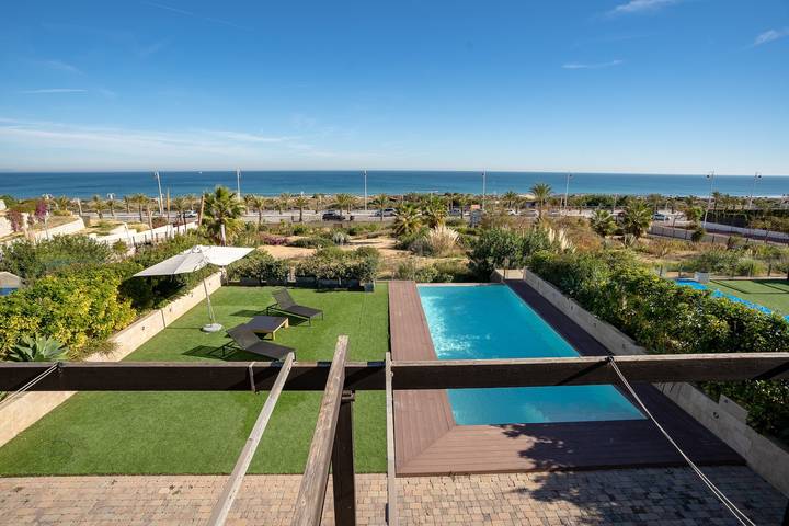 Villa 'Mediterranean Beach' with Sea View, Wi-Fi and Air Conditioning in Los Arenales del Sol, Elche