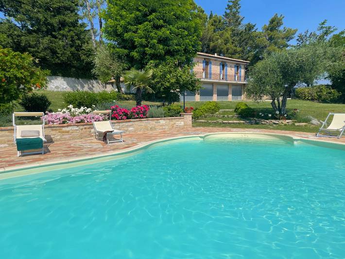 Villa für 4 Personen, mit Garten in Marche