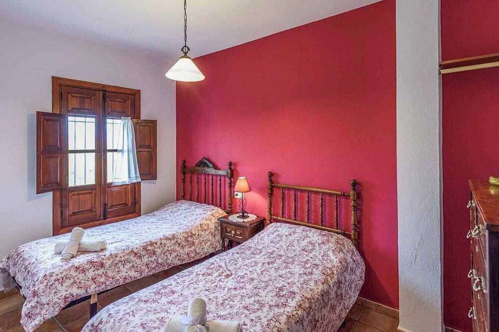 La Viña del Arenal Pizarra in Pizarra, Málaga Province