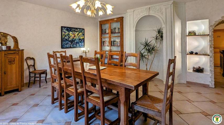 Location de vacances pour 9 personnes, avec Terrasse et Piscine dans Mantoche