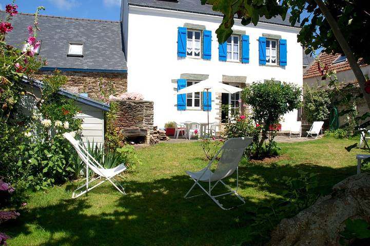 Location de vacances pour 10 personnes, avec jardin et terrasse dans Locmaria (Groix)