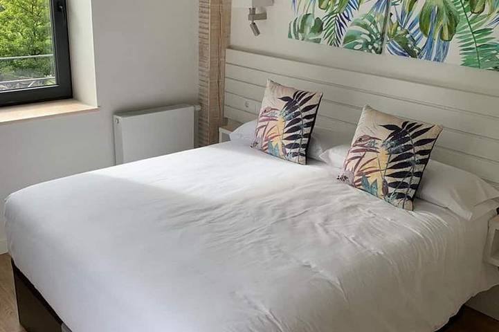 Ganze Wohnung, Apartment-Eigenes Badezimmer in Puente Viesgo, Kantabrische Küste