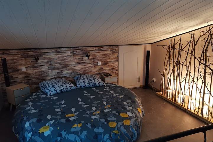 Gîte pour 2 personnes, avec terrasse et sauna dans Goux-les-Usiers