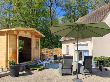 Gîte pour 3 personnes, avec jardin et jacuzzi à Blaru