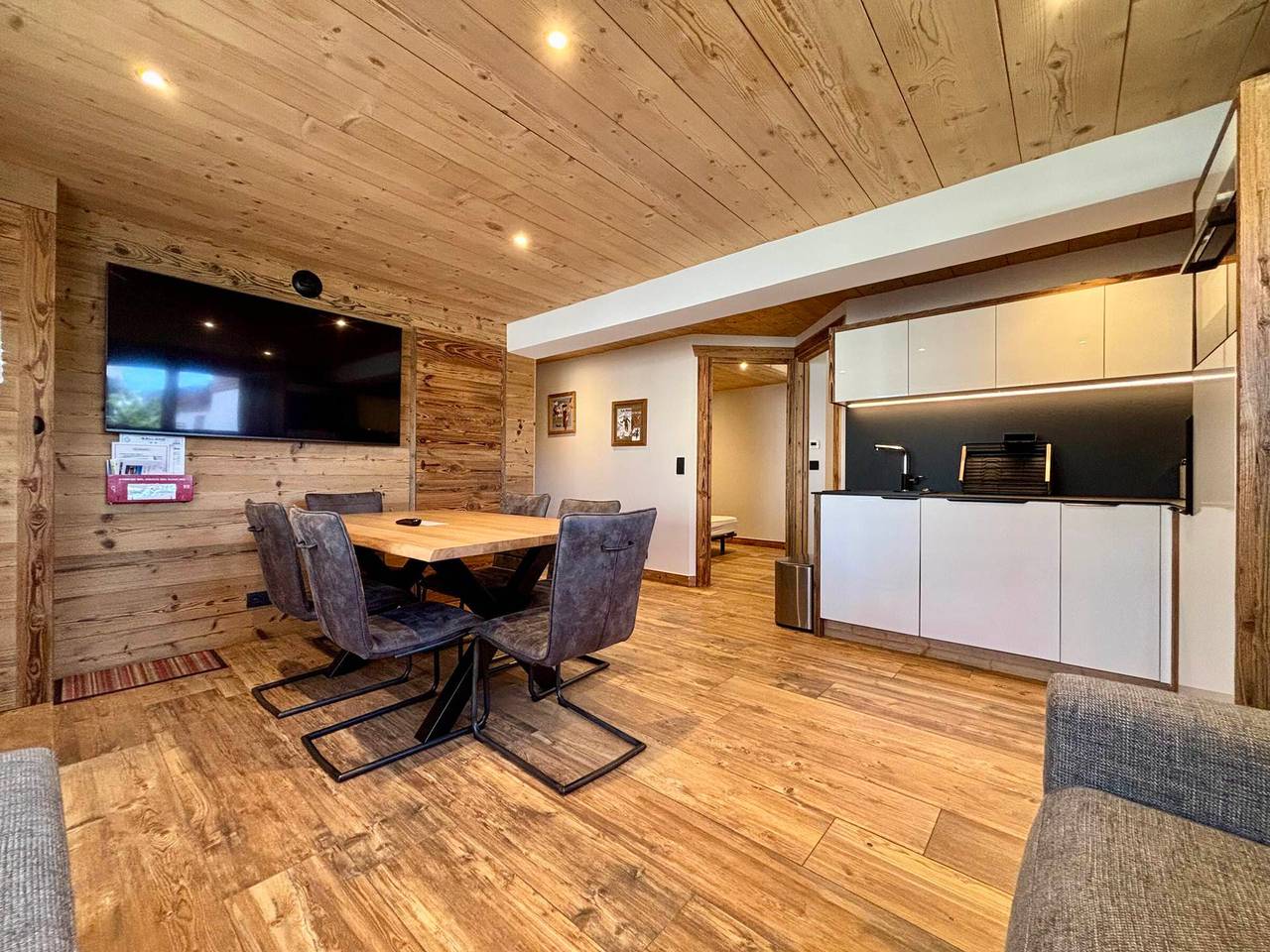 Apartamento entero, Apartamento moderno en el corazón del pueblo, se aceptan mascotas in Notre-Dame-de-Bellecombe, Albertville region