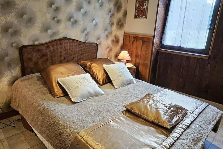 Gîte pour 8 personnes, avec jardin et jacuzzi à Biron - 4