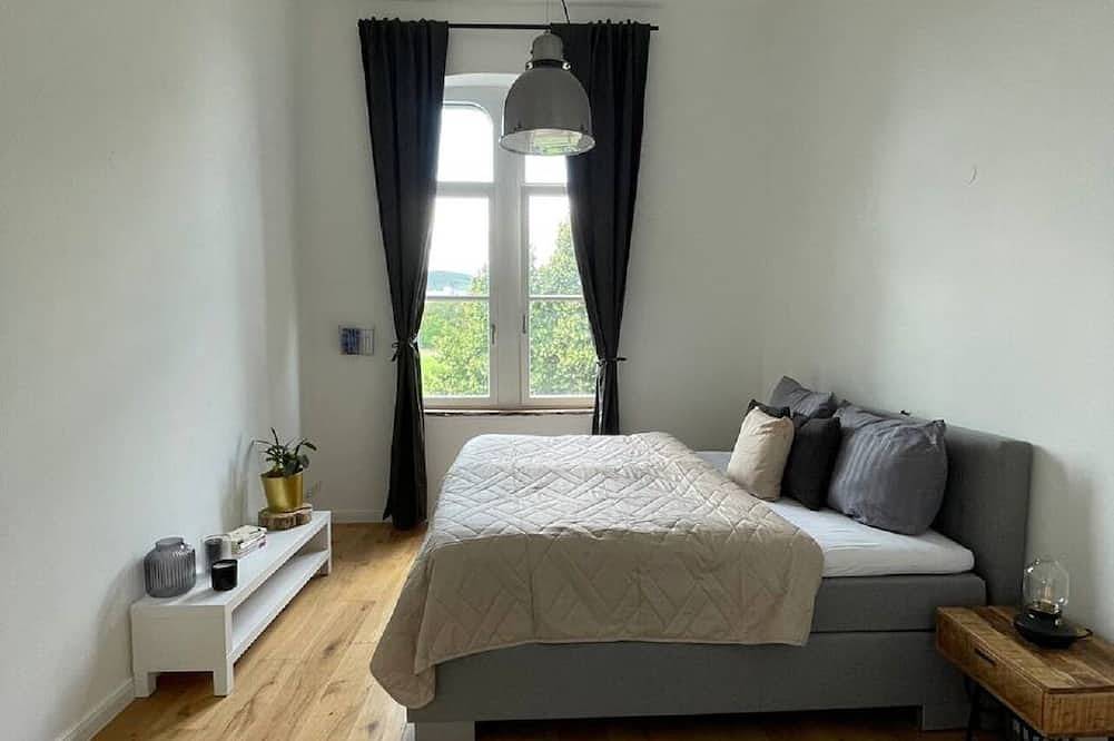 Ganze Wohnung, Viel Charme kombiniert mit Platz (max. 10 Gäste) - Preise können abweichen! in Kruft, Osteifel