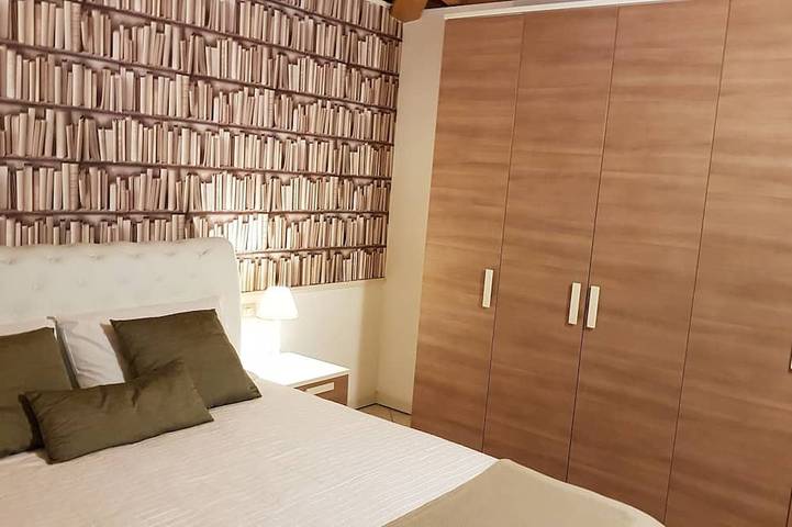 Ganze Wohnung, Montecolo Resort Drei-Zimmer-Wohnung mit herrlichem Seeblick, Schwimmbad in Manerba del Garda, Gardasee-Berge