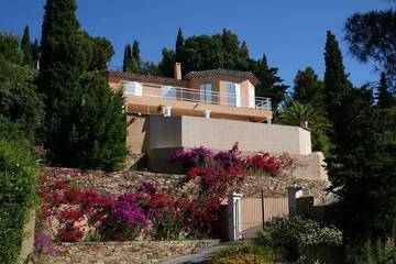 Gîte pour 10 personnes, avec jardin et terrasse dans Plage de La Fossette