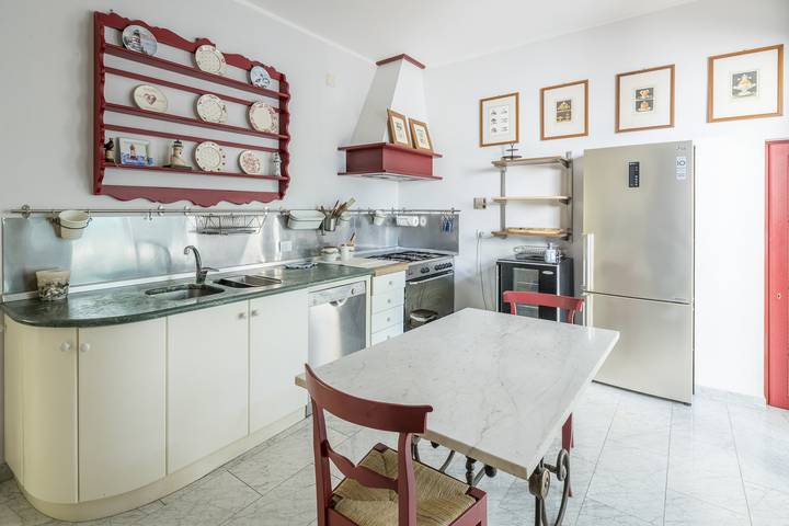 Ferienwohnung für 11 Personen, mit Garten und Ausblick, mit Haustier in Marina di Pietrasanta - 2