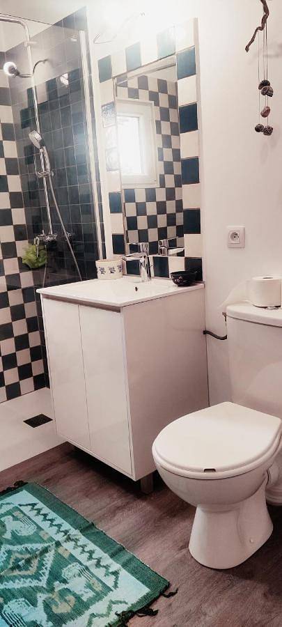 Location de vacances pour 8 personnes, avec vue et jardin ainsi que piscine et terrasse, animaux acceptés à Auriol - 4