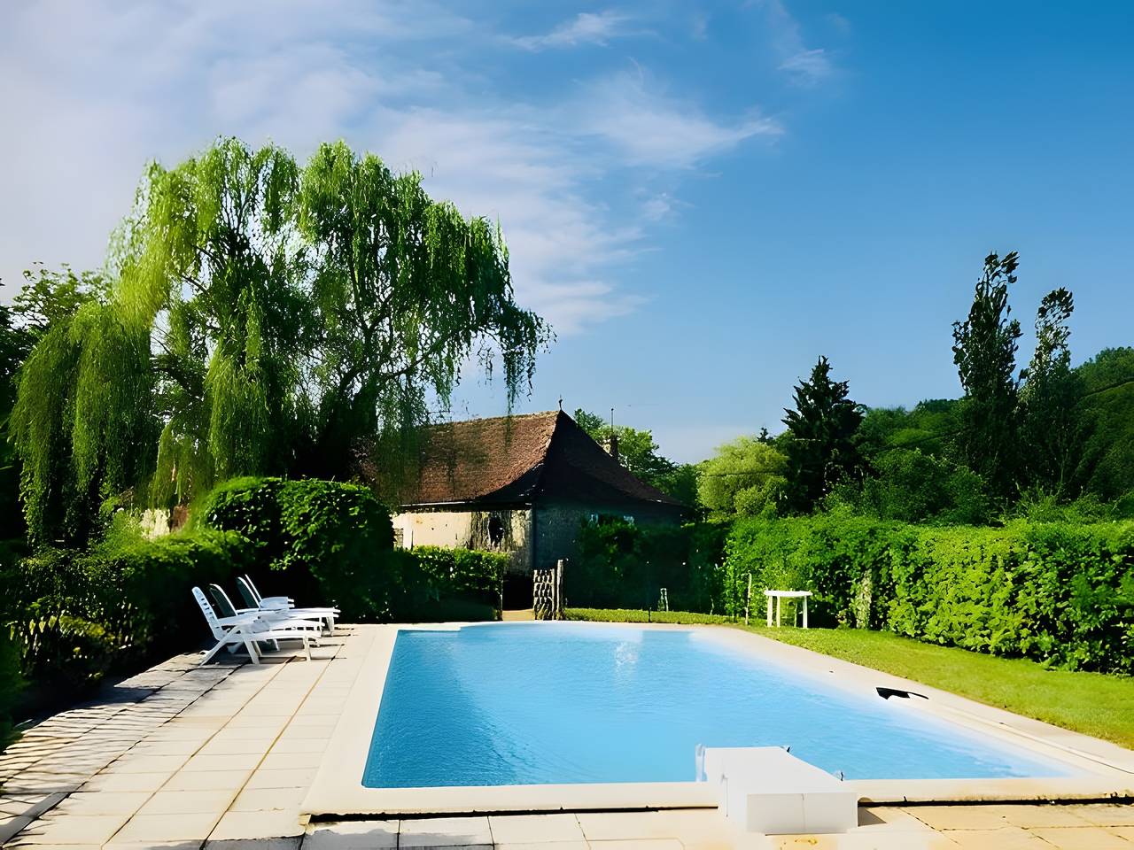 Holiday Home 'Moulin De La Forge' with Lake View, Private Pool and Wi-Fi in Les Arques, Quercy