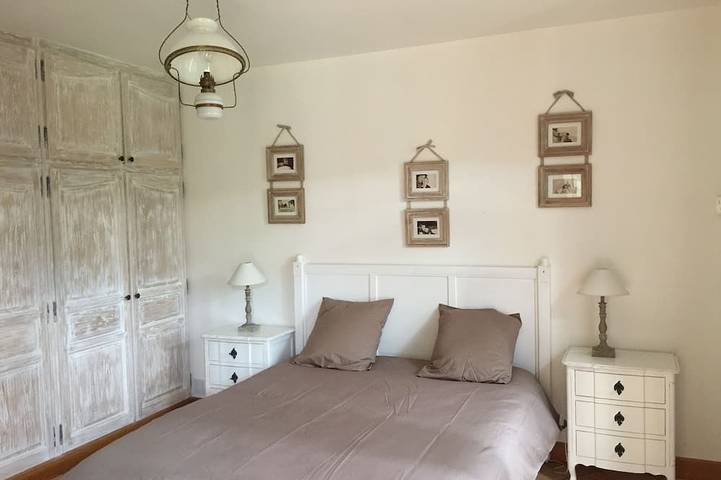 Location de vacances pour 10 personnes, avec terrasse et jardin à Saint-Dier-d'Auvergne - 2