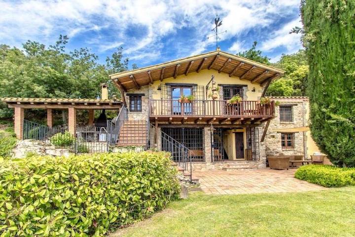 Casa rural para 12 personas, con Balcón y Terraza además de Jardín y Piscina en Gualba - 4