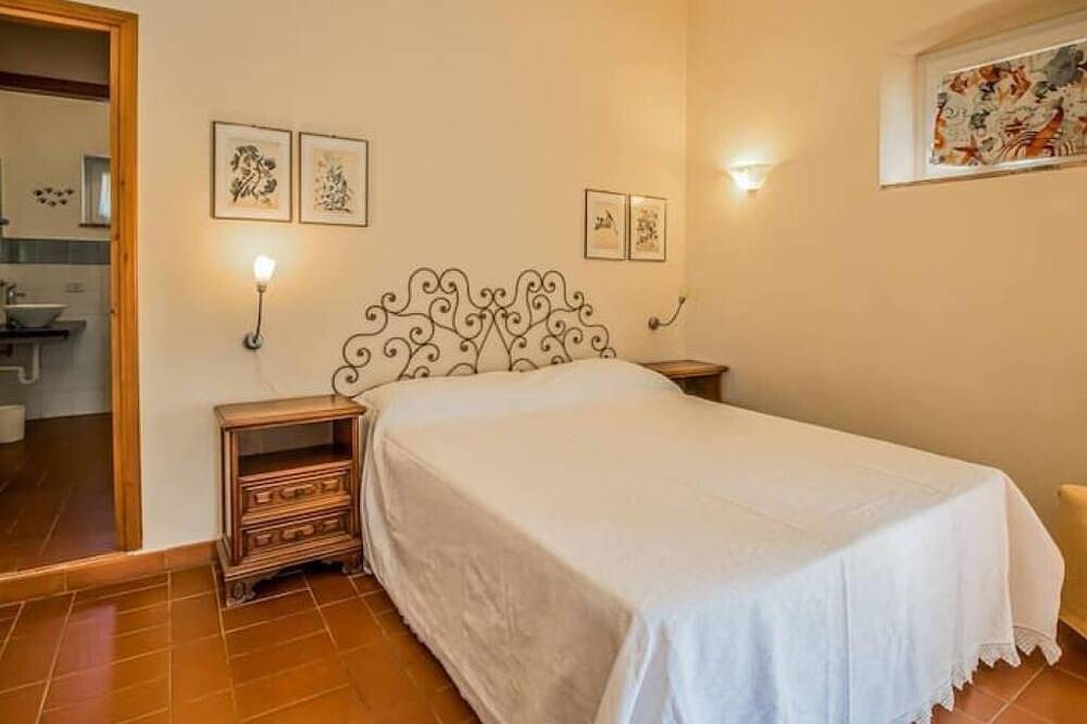 Casale le pitte  2, typical Tuscany countryside close to the Elba sea in Cala di Mola, Porto Azzurro