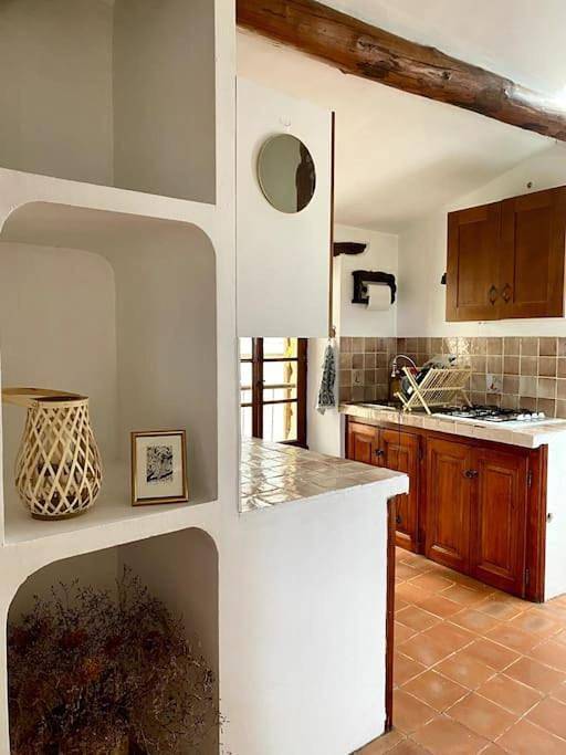 Gîte pour 4 personnes, avec vue à Lurs - 3