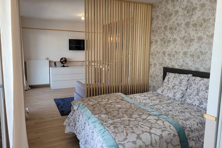 Apartamento entero, Appartement Entier Deluxe, Quartier des Antiquaires, Porte de Montmartre in Saint-Ouen, Sena-Saint Denis