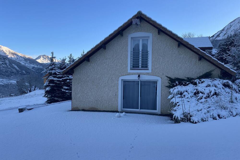 Gîte-Villa-Ensuite Dusche-Bergblick-Neuf in Saint-Léger-les-Mélèzes, Nationalpark Écrins