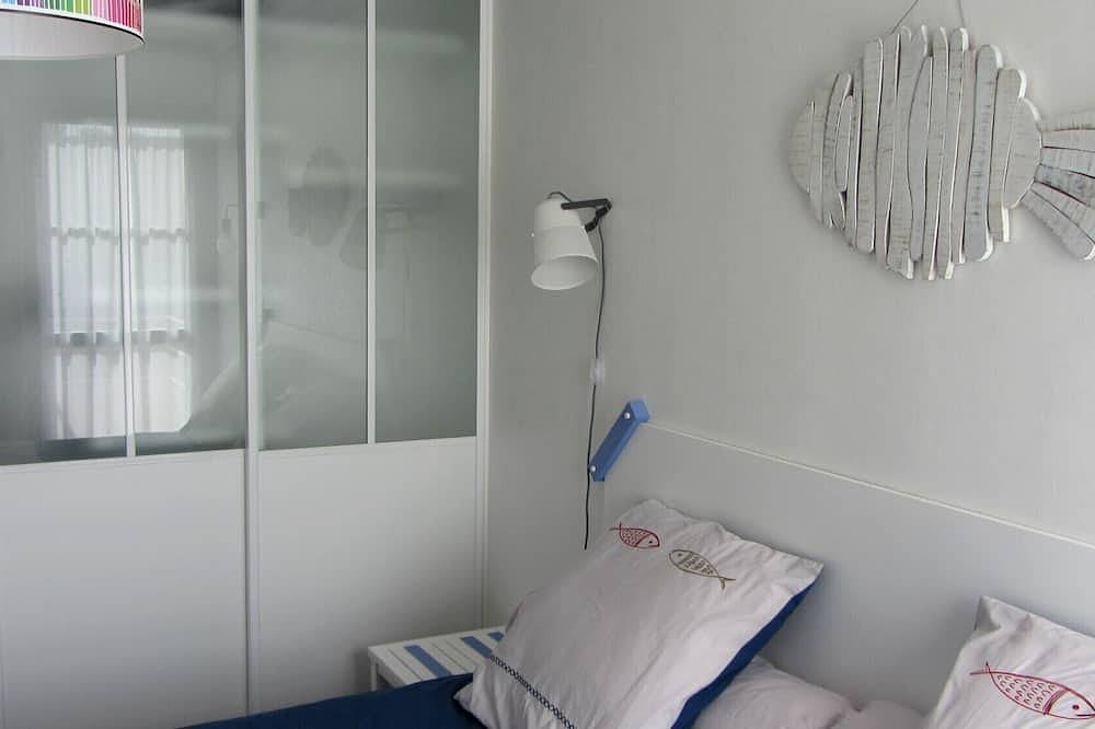 Apartamento entero, Apartamento muy luminoso a 50 m de la playa, frente al puerto de Audierne - Wifi in Plouhinec (Finistère), Côte de Cornouaille