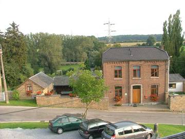 Gîte pour 11 personnes, avec jardin, animaux acceptés à Modave