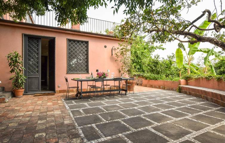 Location de vacances pour 10 personnes, avec Terrasse et Jardin à Acireale - 2