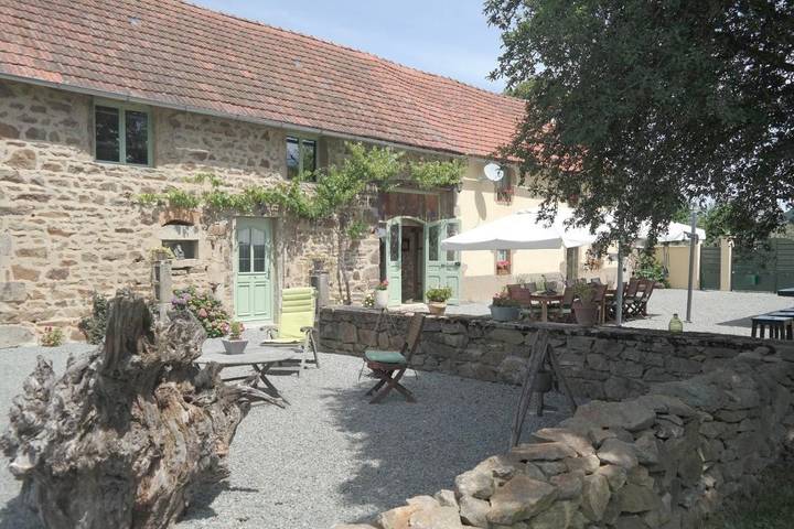 Chambre d’hôte pour 2 personnes, avec piscine et jardin dans le Puy-de-Dôme - 4