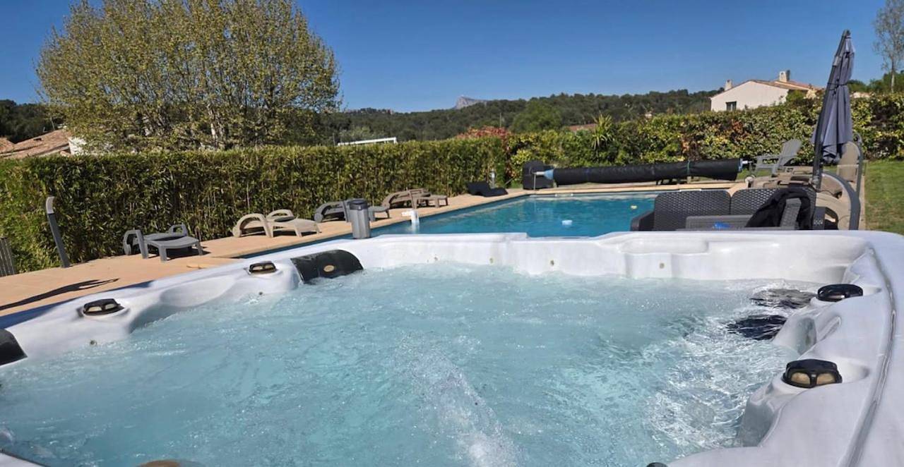 Appartement entier, Apartment in Roquefort-la-Bédoule, Région de Marseille