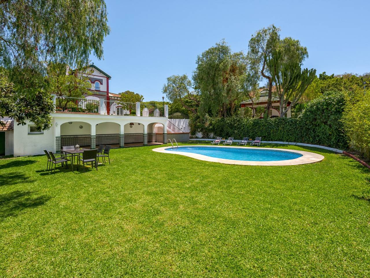 Luxury Villa in Málaga - 5 Bedrooms, Pool, Garden, Bbq & Free Parking in Málaga (Este), Malaga
