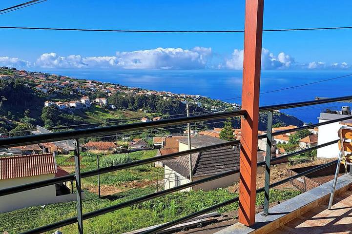 Gîte pour 4 personnes, avec Balcon et Jardin à Calheta
