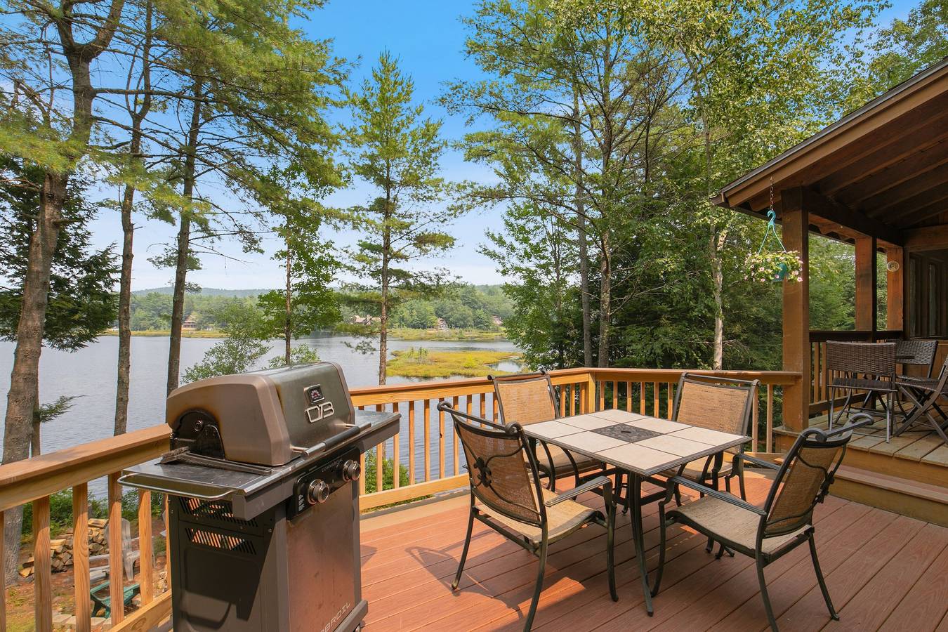 Private Lakefront - Luxury Log House in Sanbornton, Belknap County