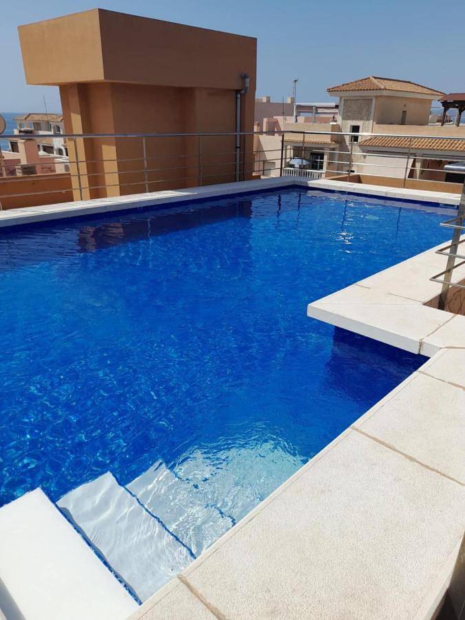 Apartamento para 4 personas, con terraza además de piscina y vistas en Villaricos