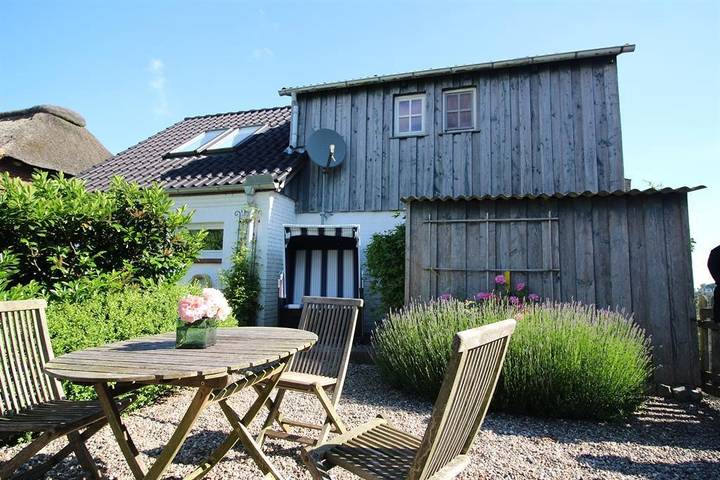 Ferienwohnung für 2 Personen, mit Terrasse und Garten sowie Ausblick in Poppenbüll - 3