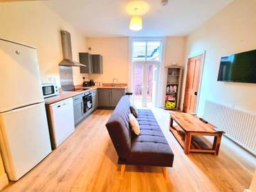 Holiday Letting for 4 People in Worcester, Worcestershire, Photo 3