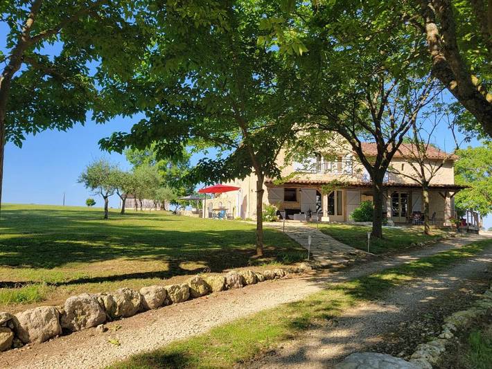 Location de vacances pour 5 personnes, avec jardin ainsi que piscine et jacuzzi, adapté aux familles dans Lauraët - 4