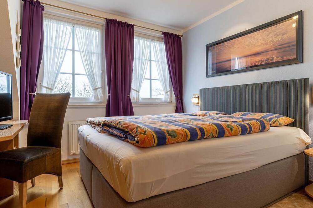Haus Sturmschwalbe - Ferienhaus Sturmschwalbe in St. Peter-Ording, Eiderstedt
