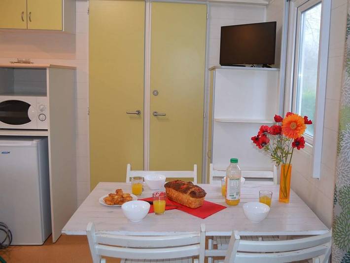 Camping pour 6 personnes, avec Bassin pour enfant dans le Limousin - 4