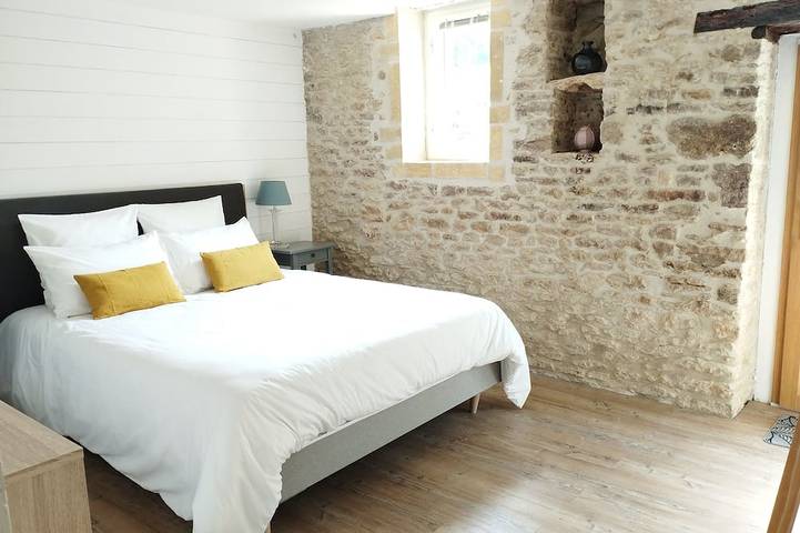 Charming Stone House in Sarlat - Pool, within walking distance of downtown & quiet location in Sarlat-la-Canéda, Périgord Noir