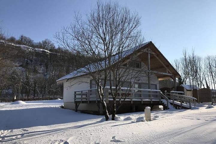 Maison de vacances pour 8 personnes, avec jardin à Doucier