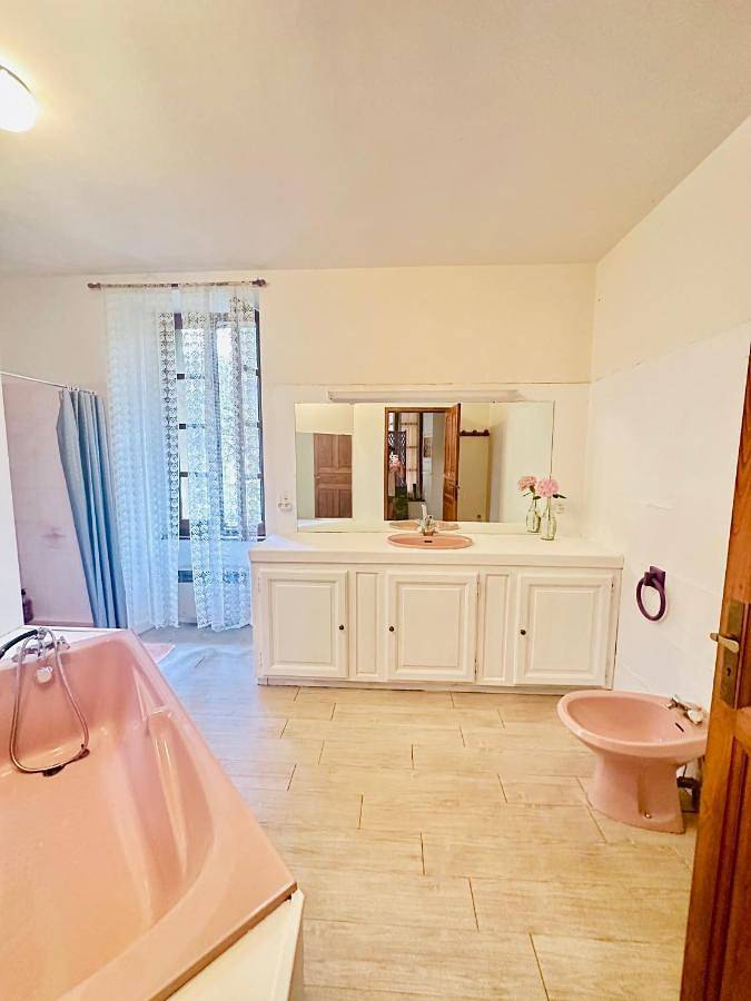 Location de vacances pour 10 personnes, avec Terrasse ainsi que Jardin et Vue à Gabriac - 2